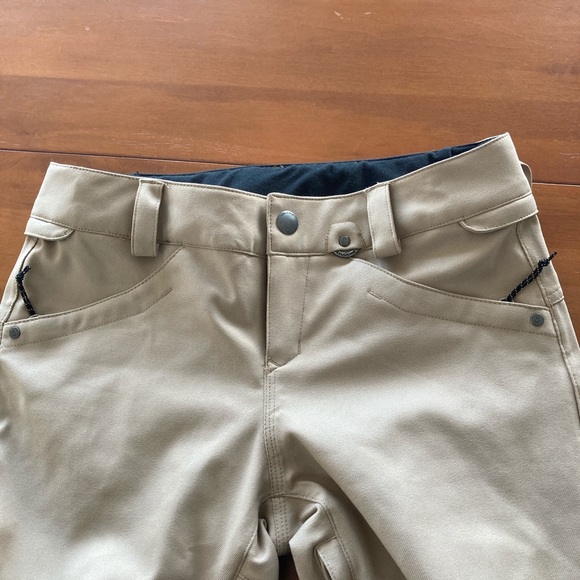 Brand new snow pants - Picture 3 of 3